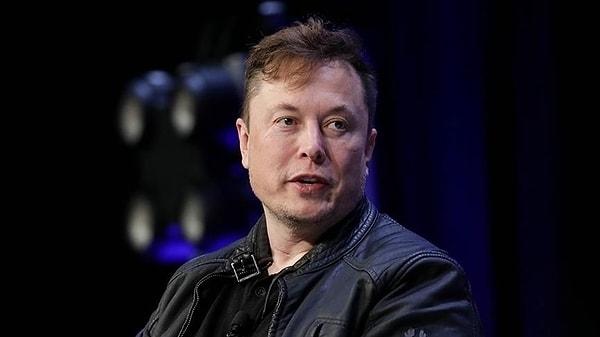 Bir diğer kehaneti ise Tesla CEO'su Elon Musk'ın Twitter'ı satın almak istemesiyle ilgili... Kendisi geçtiğimiz gün açıklanan insan benzeri Tesla robotlarından önce robotların insanların yerini almaya başlayacağına dair söylemlerini paylaşmış.