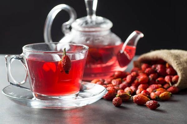 4. Soğuk algınlığı tedavisinde yaygın olarak kullanılan bir lezzet: Kuşburnu çayı tarifi
