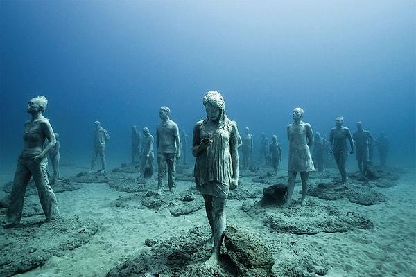 "Rubicon" su altı heykelleri: