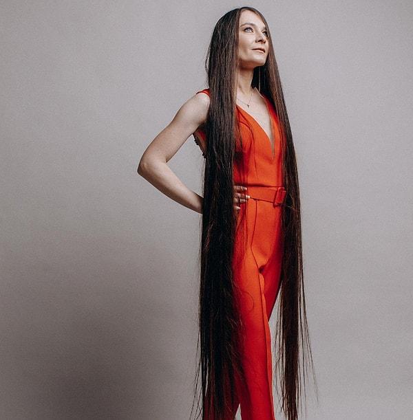 Sizleri 1.5 metreden uzun saçları ile "Rapunzel'in vücut bulmuş hali" olarak adlandırılan Ivanna Stelmakh ile tanıştıralım.