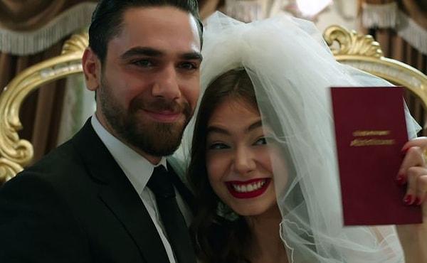 Fatih Harbiye dizisinde Macit karakterini canlandıran Kadir Doğulu, daha sonra eşi olan Neslihan Atagül ile bu dizide yer aldı.