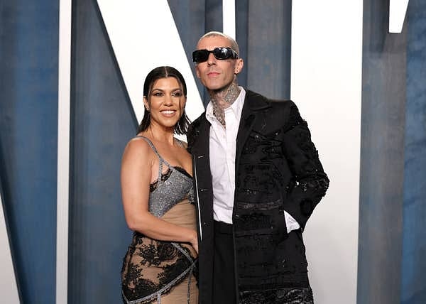 На данный момент пара живет всего в "квартале" друг от друга, и все еще бывают ночи, когда они "останавливаются в домах друг друга по пути".