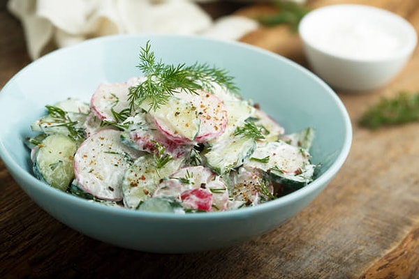 6. Tam bir bomba: Sarımsaklı turp salatası