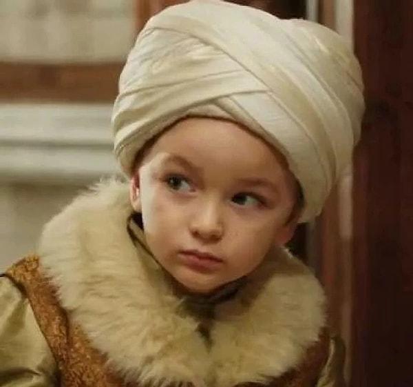 1. Muhteşem Yüzyıl dizisinde Şehzade Cihangir'in çocukluğunu canlandıran Aybars Kartal Özson büyüdü, son haliyle hepimizin içini ısıttı!