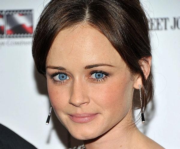 Mavi gözler kahverengi gözlerden çok daha nadir. Dünya nüfusunun sadece yüzde 8 ile 10'nun mavi gözlü olduğu tahmin ediliyor.