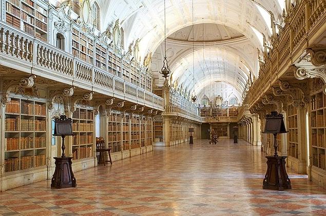 27. Mafra National Palace kütüphanesi (Portekiz)