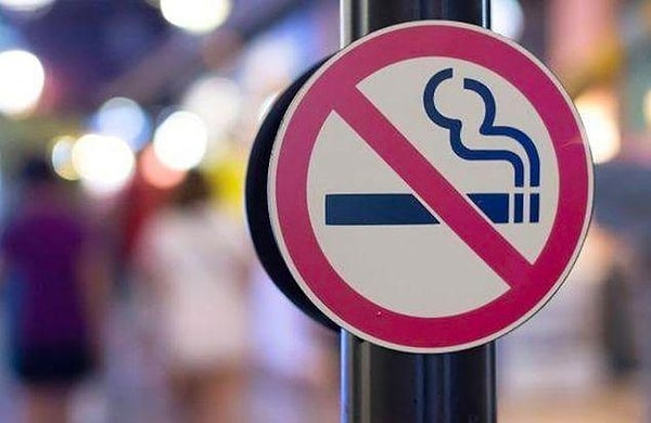 6. Sigara: Katar’da sigara içmek yasal ancak müze, spor kulübü, alışveriş merkezi ve restoran gibi kapalı alanlarda yasaklı. Elektronik sigaralar ise 2014 yılından beri yasa dışı kabul ediliyor ve para cezası yaptırımı uygulanıyor.