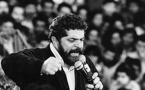 Maaş zammı protestoları için iki yıl boyunca sürekli grevlere katılan Lula bu dönem ayrıca tutuklanarak cezaya çarptırıldı. Hapis cezasından bir süre sonra men edilince bir grup arkadaşıyla beraber İşçi Partisi’ni (Partido dos Trabalhadores) kurdu.