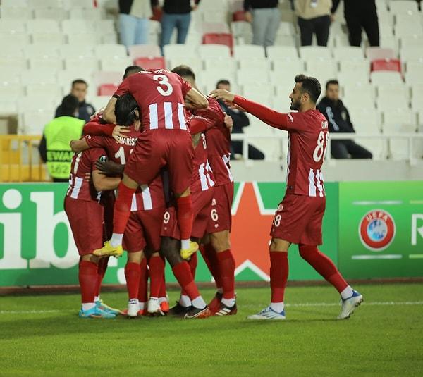 37. saniyede Ballkani ağlarını havalandıran Sivasspor, Türk takımlarının Avrupa kupalarındaki en hızlı golünü attı.
