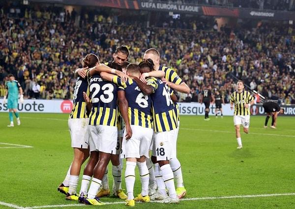 Dakikalar 79'u gösterdiğinde Rafael Mamas kendi filelerini havalandırdı ve skoru Fenerbahçe lehine 2-0'a geldi.