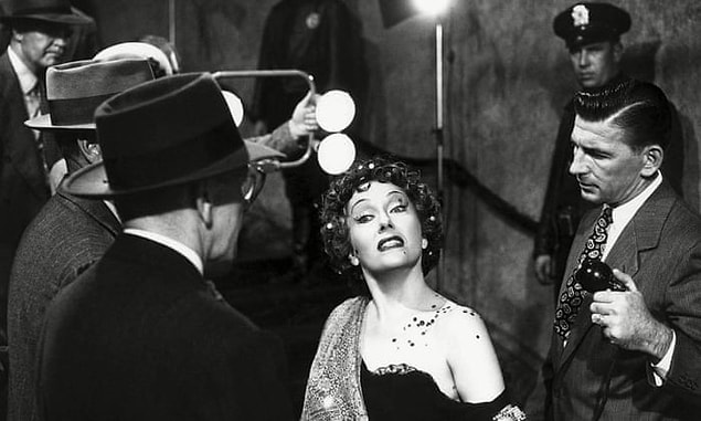 6. Sunset Bulvarı / Sunset Blvd. (1950) | IMDb 8.4