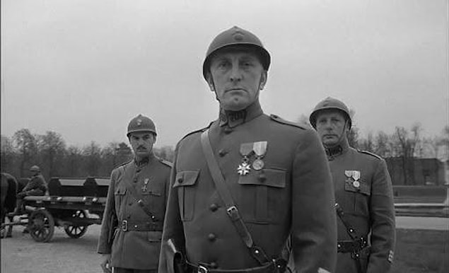 7. Zafer Yolları / Paths of Glory (1957) | IMDb 8.4