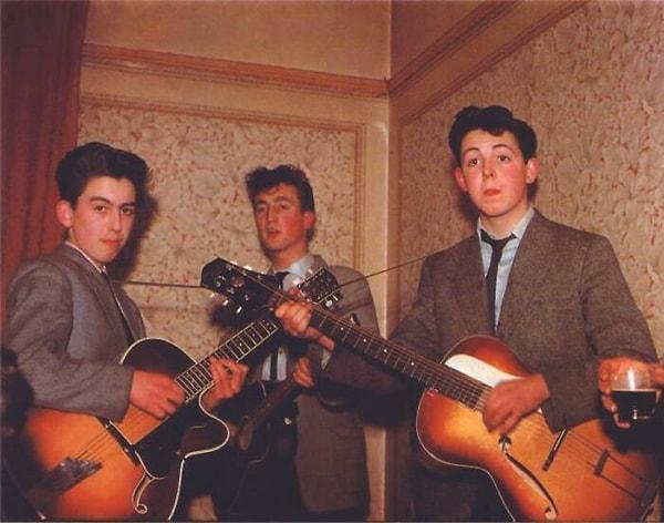 25. The Beatles, 1957. Bu karede John Lennon 16, George Harrison 14, Paul McCartney ise 15 yaşında.