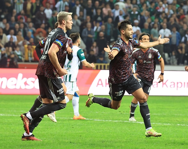 Giresun'da oynanan karşılaşmanın 18. dakikasında Beşiktaş'ın attığı gol ofsayt gerekçesiyle iptal edildi fakat pozisyonda faul olduğu için penaltı kararı çıktı. Weghorst penaltıyı gole çeviremedi.