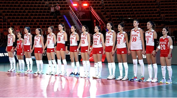 A Milli Kadın Voleybol Takımımıza sosyal medyadan da destekler sürüyor.