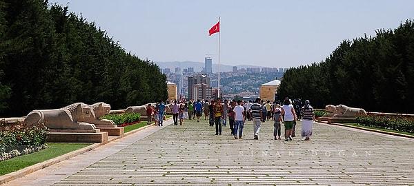 14. Ankara barışsever bir şehirdir.