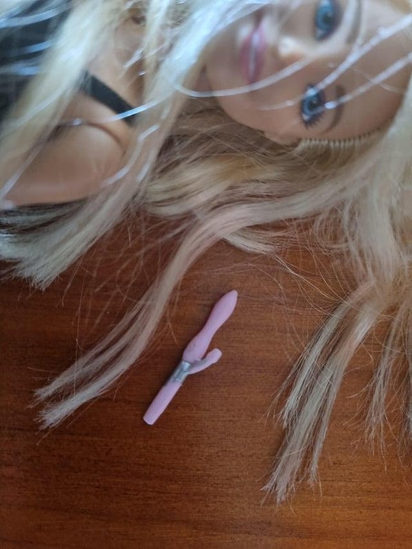 7. "Взгляните на плойку Барби моей дочери."