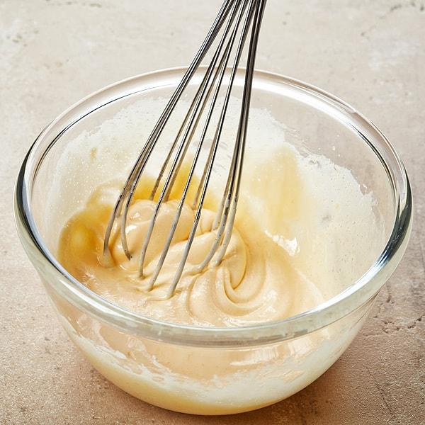 10. Kek hamurunuza biraz mayonez eklerseniz hamurunuz daha kabarık ve dokulu olur.