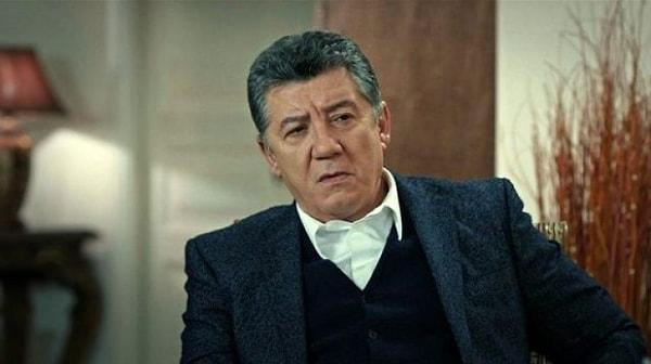 Usta oyuncu Tarık Ünlüoğlu, arkasında onlarca başarılı karakter bıraktı... 2019 yılında 68 yaşındayken akciğer kanserine yenik düştü...