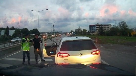 Trafikte Yol Kavgası: Jandarma Biber Gazı ile Müdahalede Bulundu