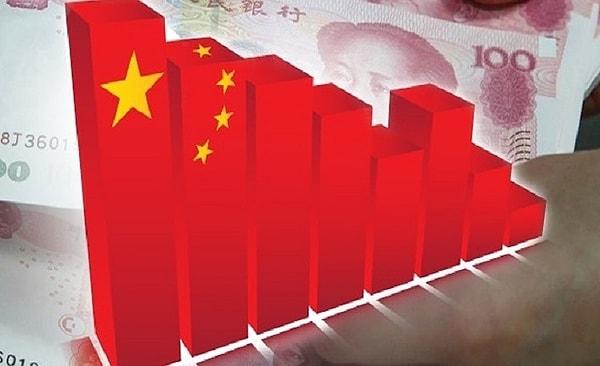 Çin'in sıfır COVID politikasının ekonomi üzerinde özellikle 2022 ikinci çeyrekte baskı yarattığını belirten IMF, Çin ekonomisinin beşte birini oluşturan gayrimenkul sektöründe hızlı bir zayıfla yaşandığına da dikkat çekti.
