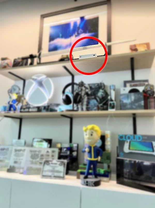 Konsolun sızan görüntüsü Xbox Başkanı Phil Spencer'ın bir gönderisine ait.