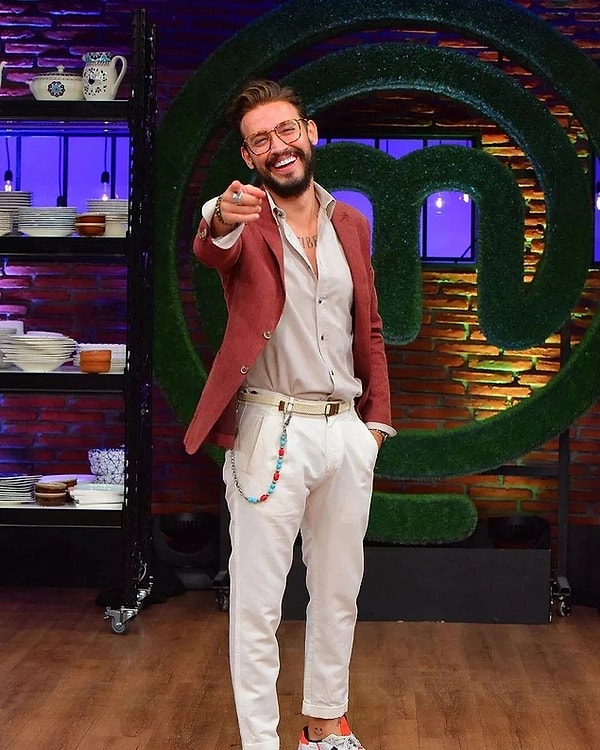 8. MasterChef'in sempatik jürisi Danilo Zanna, kendisinin ve diğer şefler Somer Sivrioğlu ve Mehmet Yalçınkaya'nın çocukluk fotoğraflarını paylaştı.