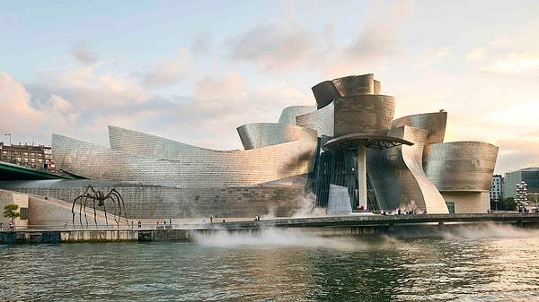 Guggenheim Müzesi, Frank Gehry'nin en ünlü eserlerinden biridir.