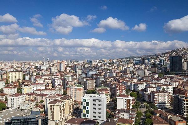 Artan enflasyon ile birlikte özellikle İstanbul'da olmak üzere birçok ilde ev kiraları inanılmaz bir şekilde artmış durumda.