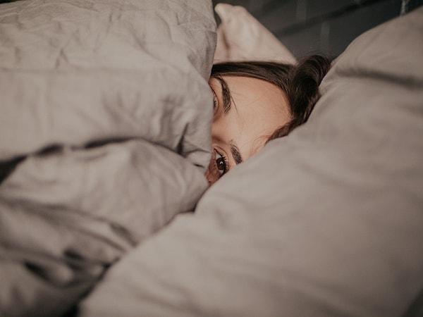 3. Baş ağrın nedeni ile tüm gün yataktan çıkamadığın oluyor mu?