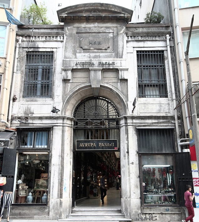 s-f63529d84fc52409527df60b177bded0465e955f İstanbul'da Modernizmin Agorası Olan 14 Pasaj