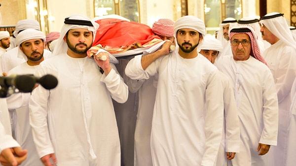 14. Dubai’nin krallık sarayı hiçbir zaman bu konuda resmi bir açıklama yapmadı ve takvimler 19 Eylül 2015’i gösterirken Şeyh Raşid’in kalp krizi nedeniyle 33 yaşında hayatını kaybettiği açıklandı.