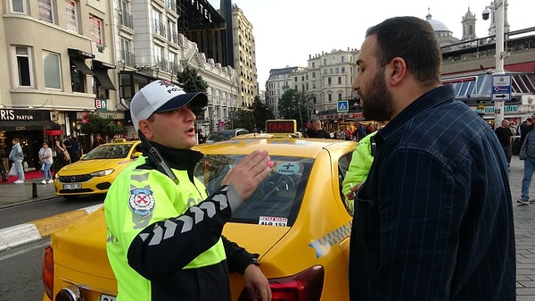 Polisler aracı bağlamaya karar verince sürücü özür diledi