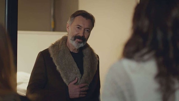 2019 yılında Şevval Sam, Eda Ece, Barış Aytaç, Vildan Vatansever, Şafak Pekdemir gibi isimlerle birlikte Yasak Elma dizisinde Nadir Kılıç'ı canlandırdı.