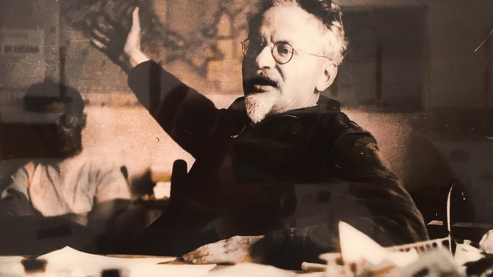 İzmir Fuarı'nda Halk Pahalılığı Protesto Etti, Leon Troçki Suikaste Uğradı; Saatli Maarif Takvimi: 20 Ağustos