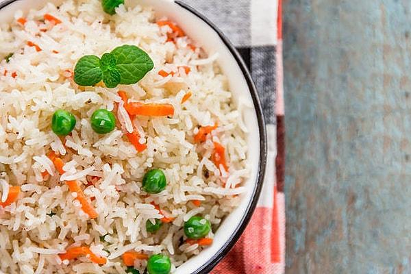 9. Güzel uyum: Havuçlu pirinç pilavı tarifi