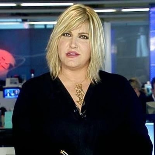 Kanal D'de spikerlik yapan Şule Zeybek'i hatırlarsınız... Kendisi uzun süre boyunca Kanal D ekranlarında öğle haberlerini sundu.