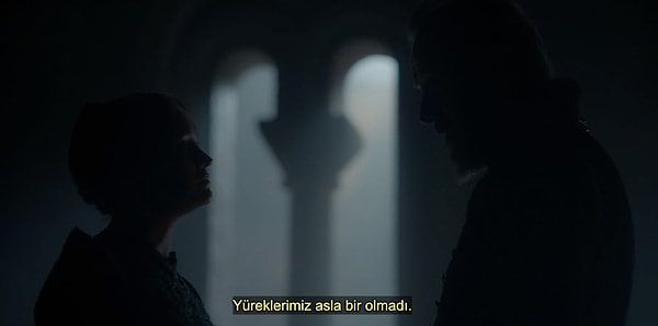 16. Prenses Rhaenys'ten "bulunduğun hapishanenin duvarına pencere açmak istiyorsun" fırçası yiyen Alicent, sonunda babasıyla yüzleşti. Otto'ya baş kaldırıp piyon olarak kullanıldığını söyleyen Alicent, babasına ilk kez rest çekti.