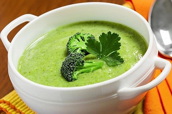 9. Brokoli Çorbası (Buna sormadan alışveriş ve yoga yapmamanız lazım)