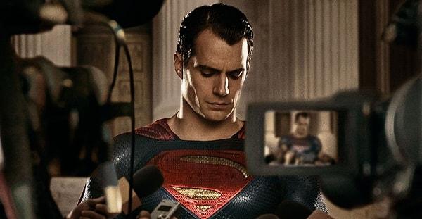 Her ne kadar yeni bir Superman filmi için kollar sıvansa da bu filme kavuşmamız bir hayli zaman alacak gibi görünüyor...