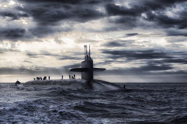 Karadeniz’de kalan denizaltıları, boğazdan kaçamayacaklarını ve Karadeniz’den sıkışıp kaldıklarını fark etti.