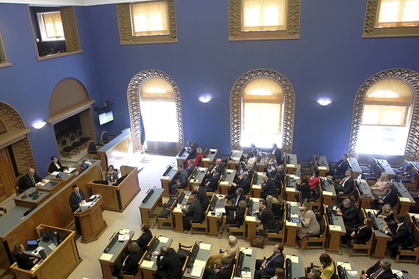 Estonya parlamentosu, işgal altındaki Ukrayna topraklarının Rusya’ya ilhakını kınayarak, Rusya’yı "terörist devlet" ilan etti.