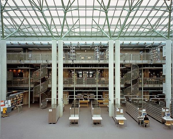 7. University of Warsaw Library