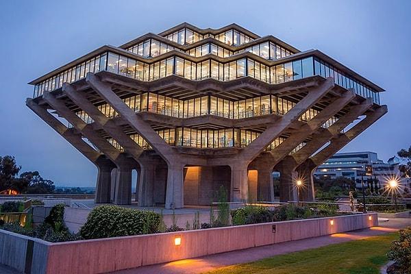 9. Geisel Library, University of California San Diego