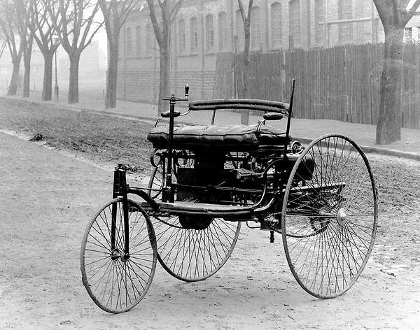 İçten yanmalı motoru olan ilk otomobil ne zaman yapıldı?