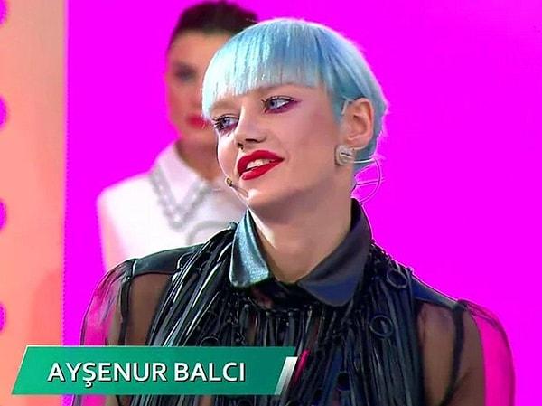 İşte Benim Stilim yarışmasıyla adını duyuran Ayşe Nur Balcı, uzun süredir ekranlarda yer almıyordu. Sosyal medyayı oldukça aktif kullanan yarışmacı, bu süreçte geçirdiği estetik operasyonlar sonrası adeta bambaşka biri oldu.