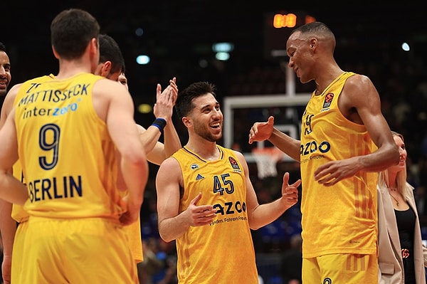 ALBA Berlin Pana'yı Farklı Mağlup Etti