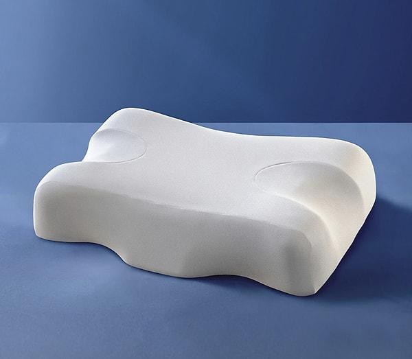 Uyurken güzelleşmeye devam etmek isteyenleri kırışıklık önleyici ortopedik yastık ile tanıştıralım.