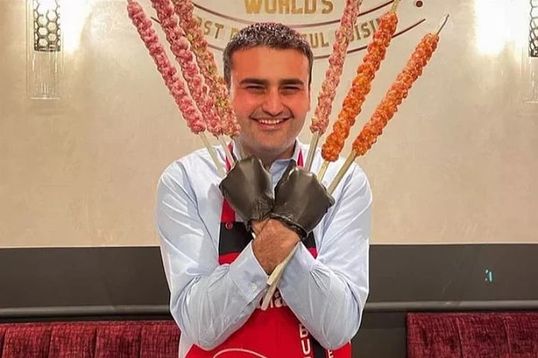 Etiler'de bulunan restoranına kış bahçesi yaptıran Özdemir, imar kirliliğine sebep olduğu gerekçesiyle davalık olmuştu.