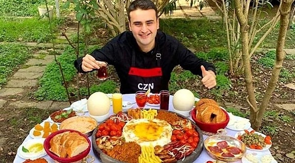 Mahkeme çıkışı görülen Özdemir ise ''Bir şey yok karar da yok zaten. Dava restoranla alakalıydı, tente yapımıyla ilgili. Bir dava açılmış belediye tarafından, geldik ifademizi verdik. Sıkıntı yok.'' dedi.